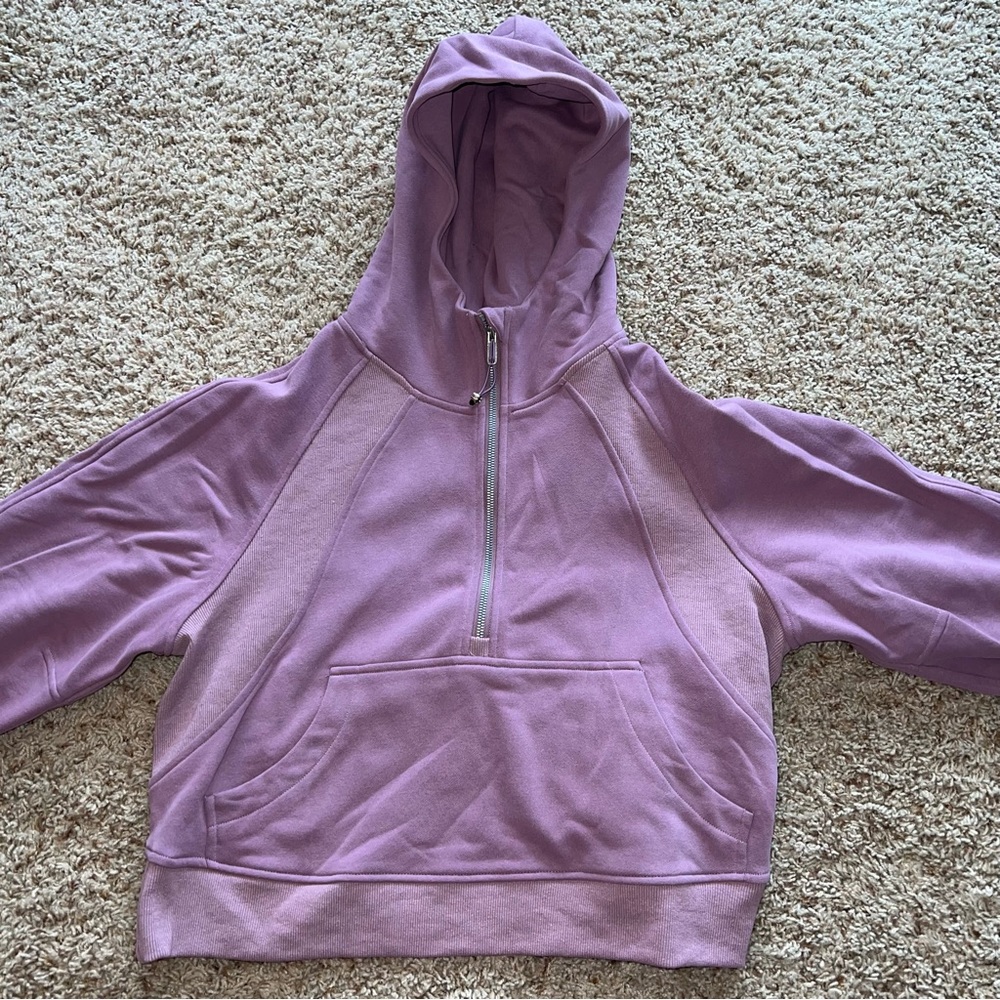 SOLD | NWOT! Trendy Queen - Scuba 1/4 Zip - Large - Picture 1 of 4